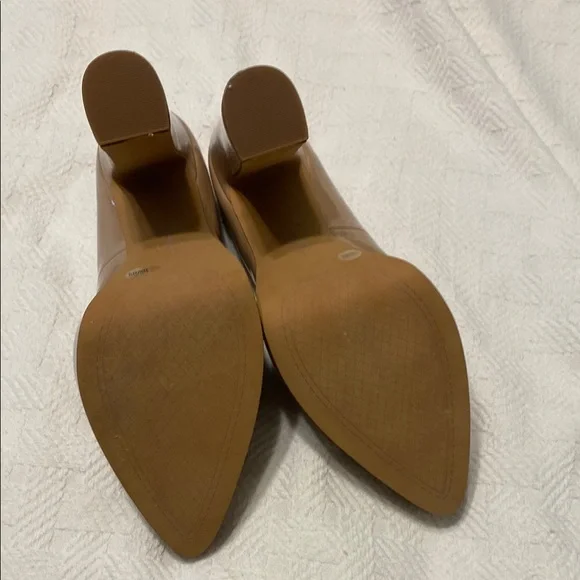 Jessica Simpson Glossy Brown Heels - Picture 6 of 7